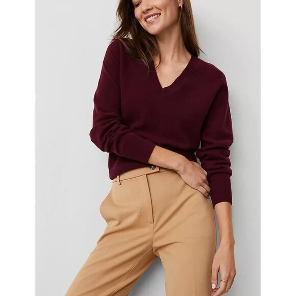 NWOT Ann Taylor 100% Cashmere V-Neck Sweater Burgundy Red Large - Picture 3 of 4